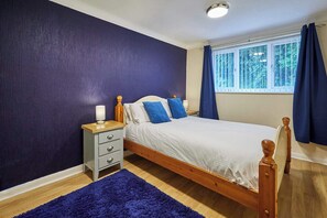 2 bedrooms, iron/ironing board, free WiFi, bed sheets