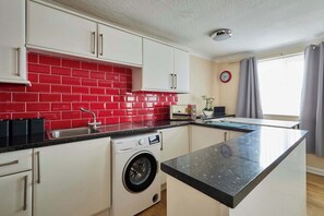 Fridge, microwave, oven, electric kettle - Host & Stay | Rock Cottage (Whitby)