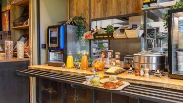 Tägliches Frühstücksbuffet gegen Gebühr