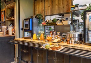 Daily buffet breakfast for a fee