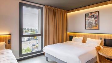 Schreibtisch, Bügeleisen/Bügelbrett, kostenloses WLAN, Bettwäsche