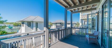 Maison, 4 chambres | Balcon