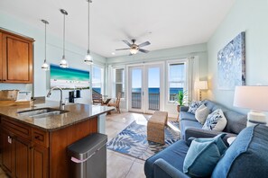 Leilighet, 1 soverom | Oppholdsområde | TV