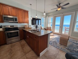 Condo, 1 Bedroom | Private kitchen