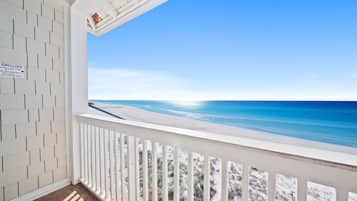Condo, 1 Bedroom | Property grounds
