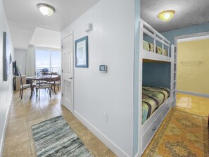 Apartment, 2 Schlafzimmer | 2 Schlafzimmer, kostenloses WLAN, Bettwäsche