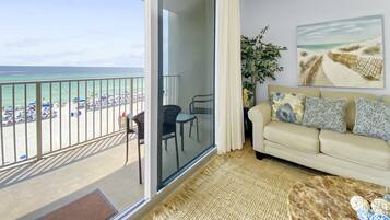 Condo, 2 chambres | Balcon