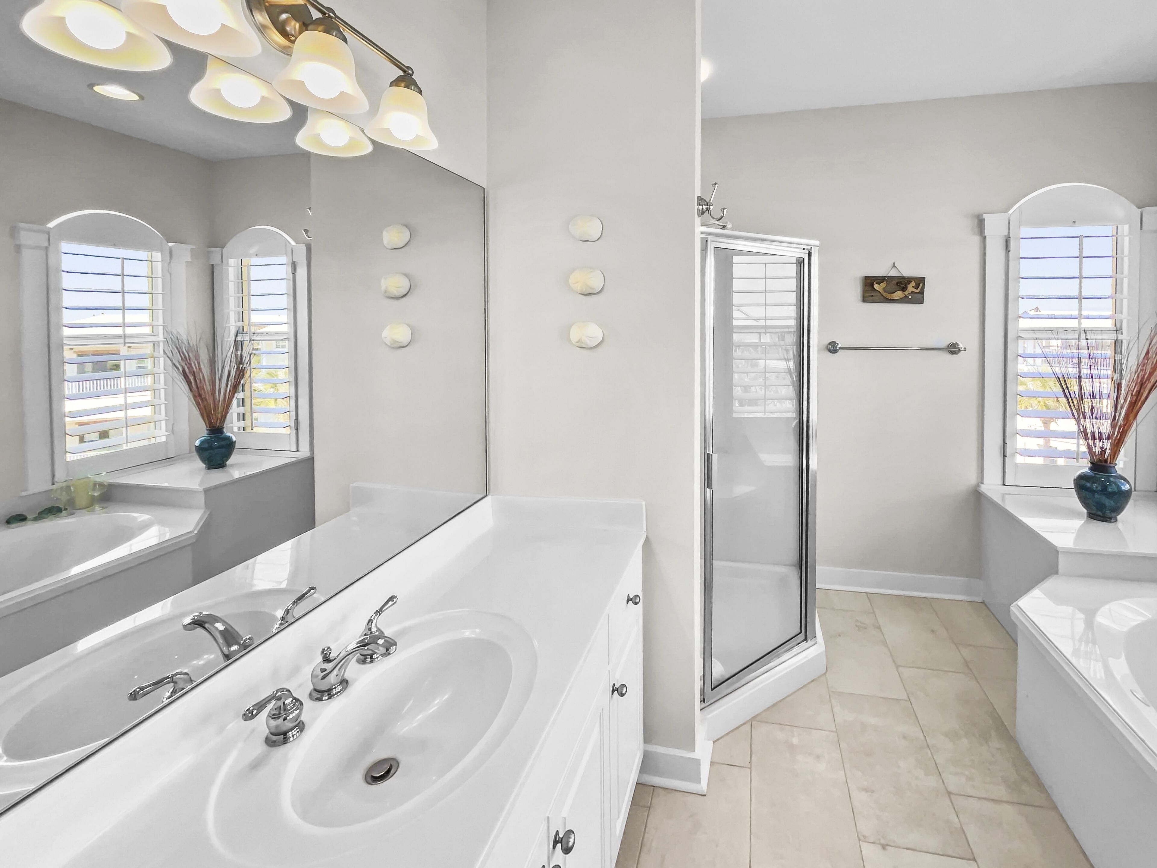 Sea-crested 3 Bedroom Condo by Redawning