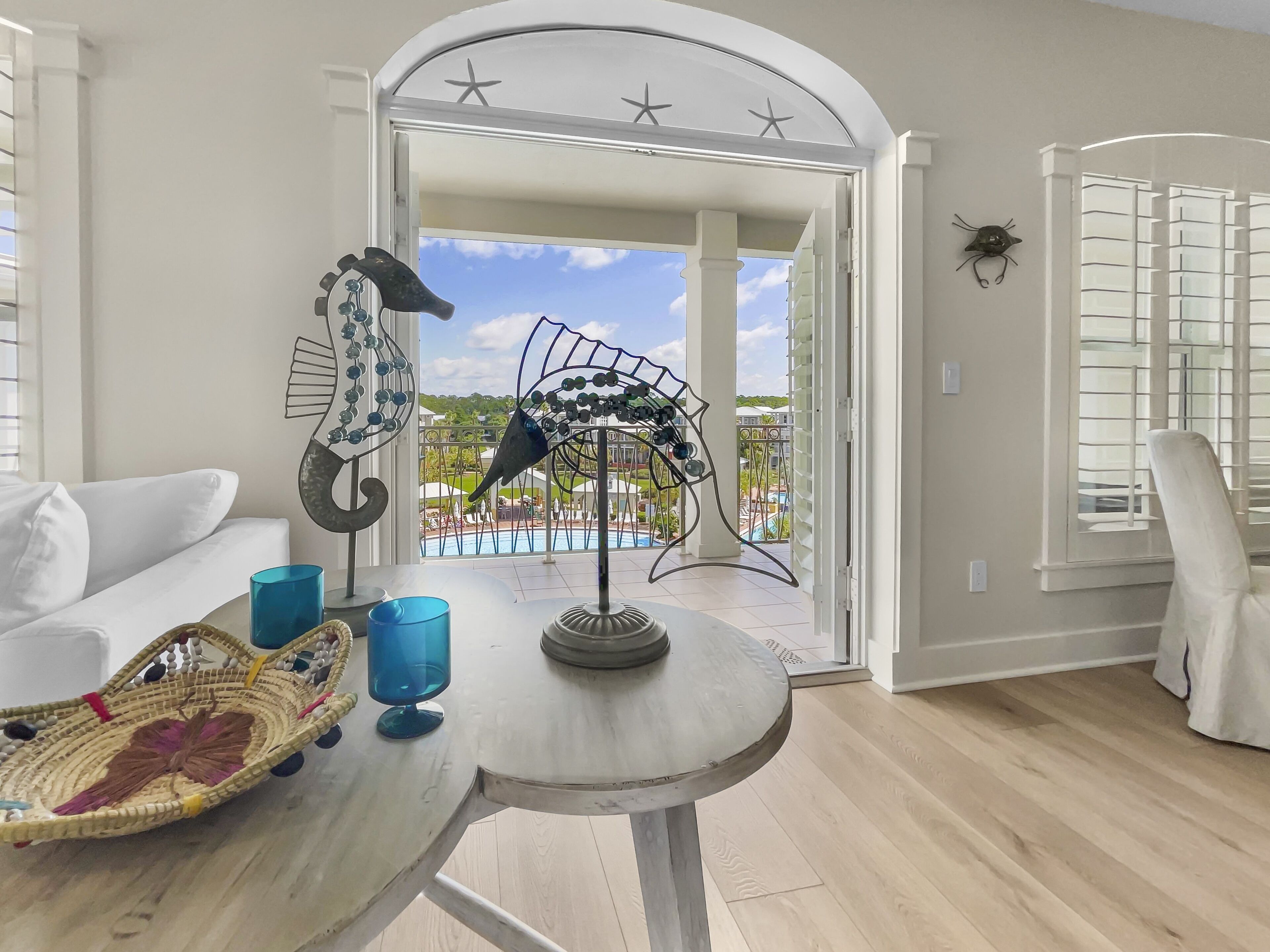 Sea-crested 3 Bedroom Condo by Redawning