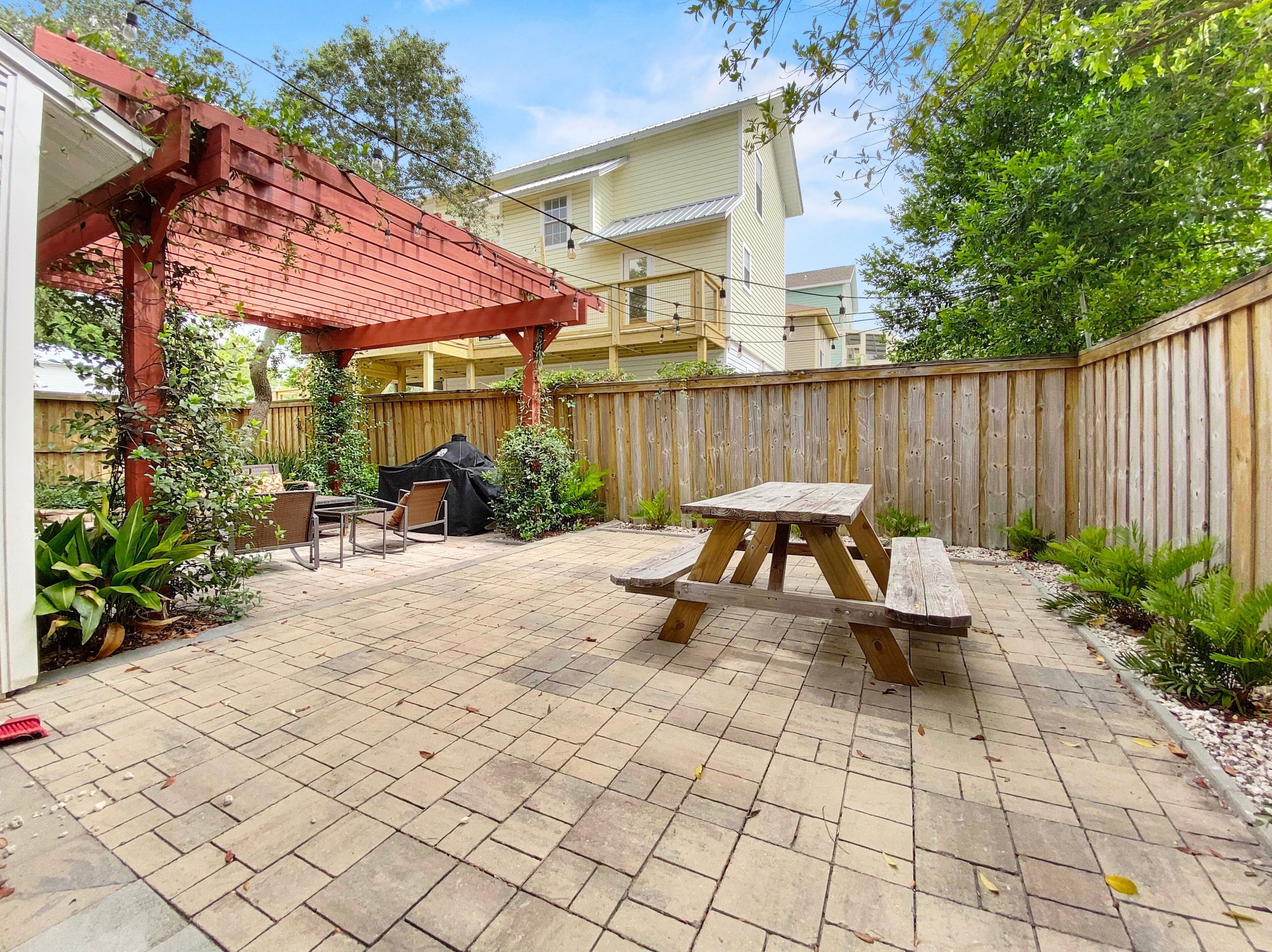 Sandy Toes 2 Bedroom Home by Redawning