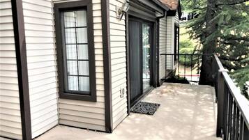 Condo, 1 Bedroom | Balkoni