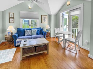 單棟房屋, 多間臥室 | 客廳 | 智能電視