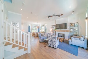 House, 6 Bedrooms | Living room | Smart TV - Winston At Rosemary Plus Carriage House 4 Bedroom Home by RedAwning (Panama City Beach)