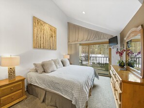 3 bedrooms, laptop workspace, iron/ironing board, free WiFi