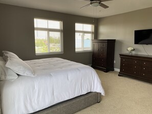 3 bedrooms, free WiFi, bed sheets, wheelchair access