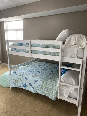 3 bedrooms, free WiFi, bed sheets, wheelchair access