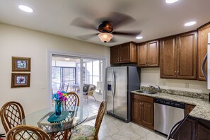 Interior - Twin house shared pool 2 King bedrooms, 1 sofa sleeps 8 (Cape Coral)