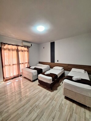 Superior Quadruple Room | Minibar, free WiFi - Pousada Estrela Dalva (Penha)