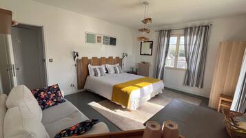 2 habitaciones, cuna de viaje, wifi gratis y ropa de cama