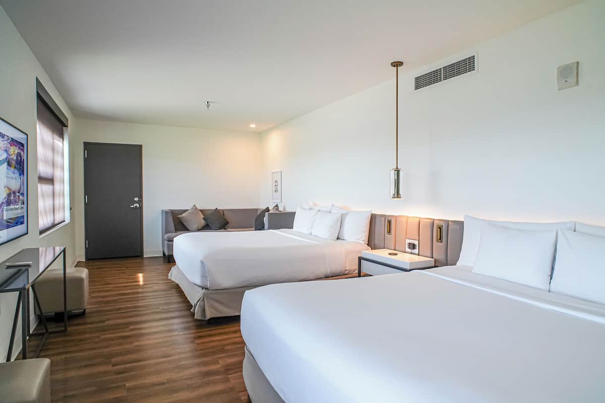 Egyptian cotton sheets, premium bedding, in-room safe, desk