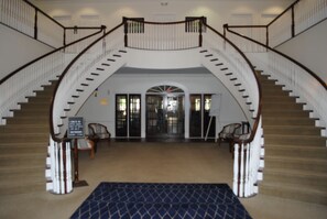 Interior - Beautiful Second Floor 2-Bedroom Two-Bath Condo With Water and Golf Views (Calabash)