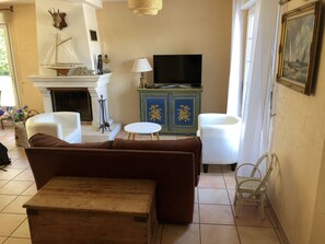Smart TV, fireplace - Beautiful neo-Breton house 5 minutes from the sea (Tréveneuc)