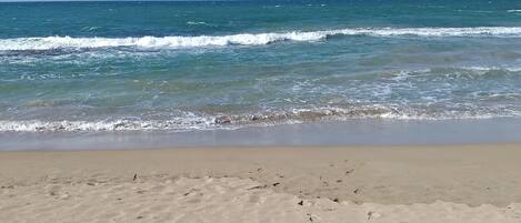 Beach nearby, sun loungers