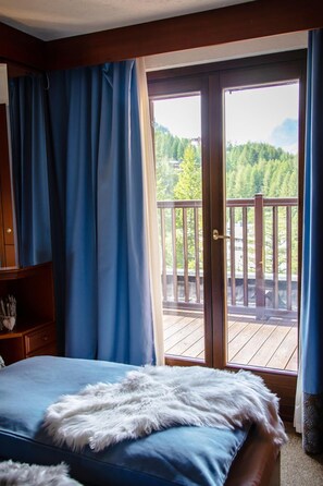 Bureau, chambres insonorisées, Wi-Fi gratuit, draps fournis