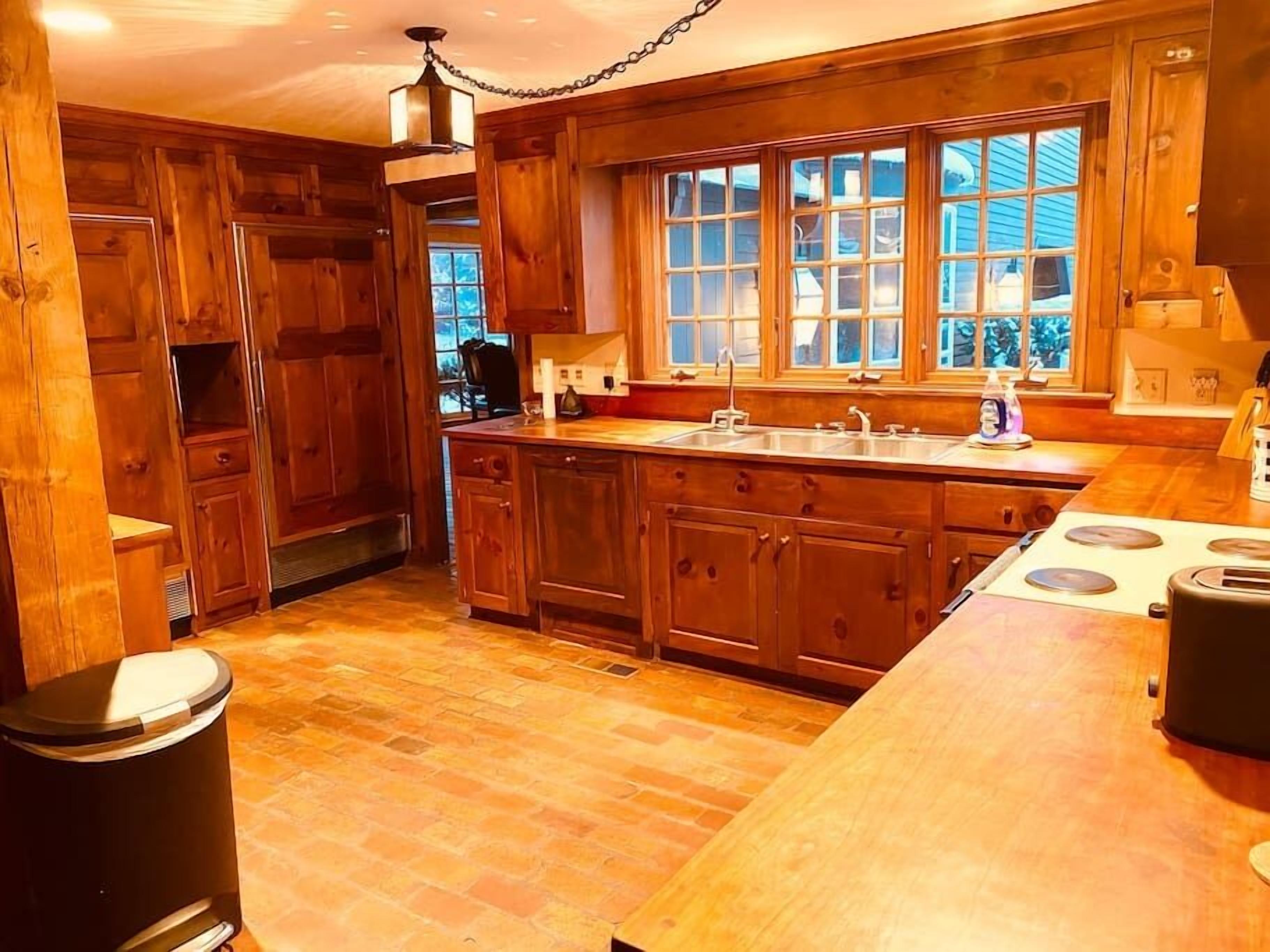 Beautiful in town acreage