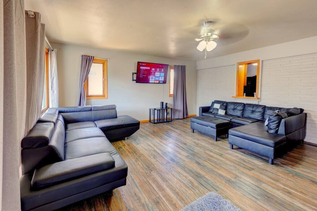 Country Club House! S