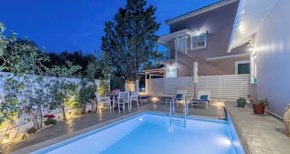 Soso's Garden House with Pool