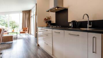 Kühlschrank, Mikrowelle, Geschirrspüler