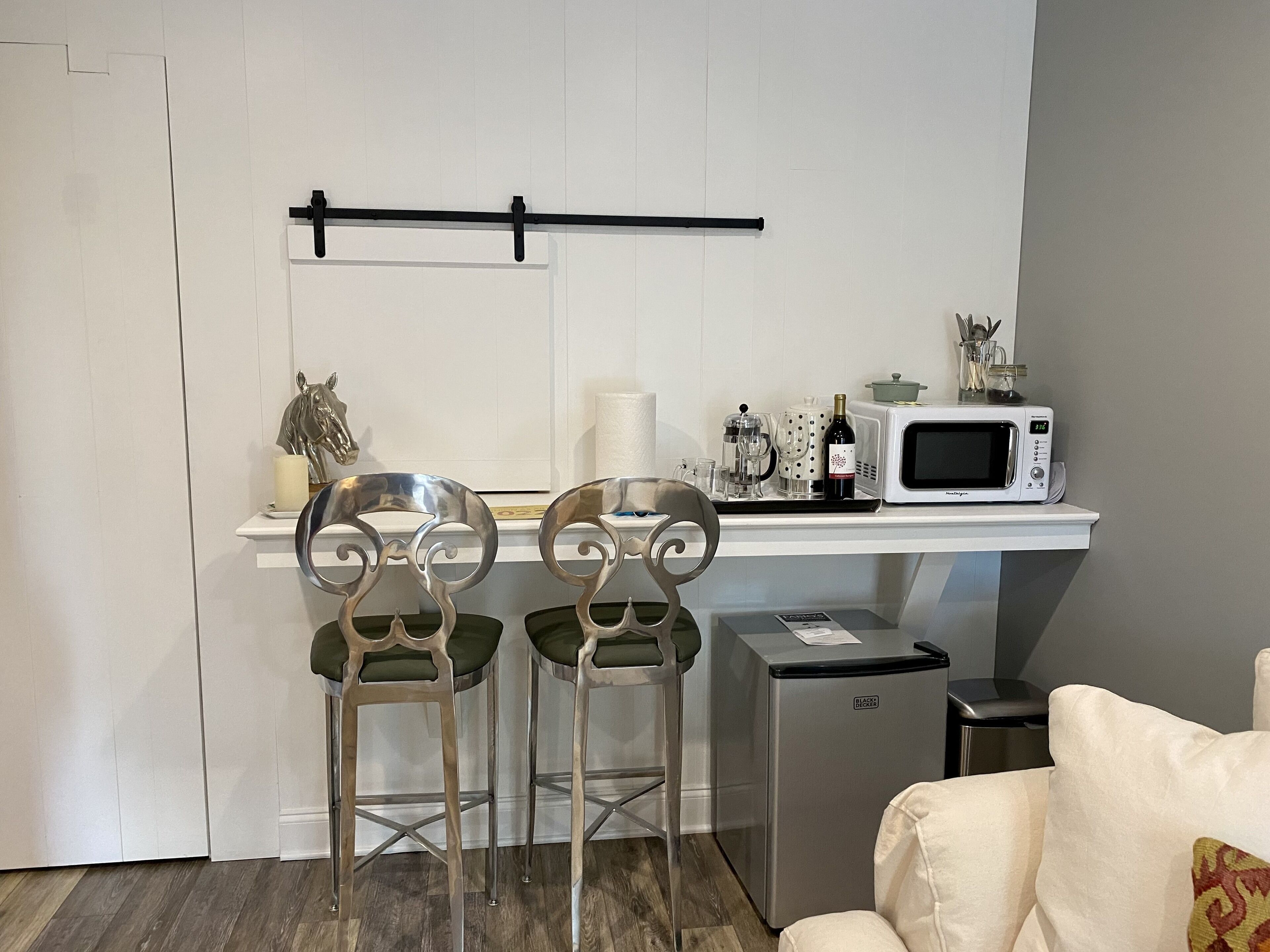 Fridge, microwave, coffee/tea maker, electric kettle