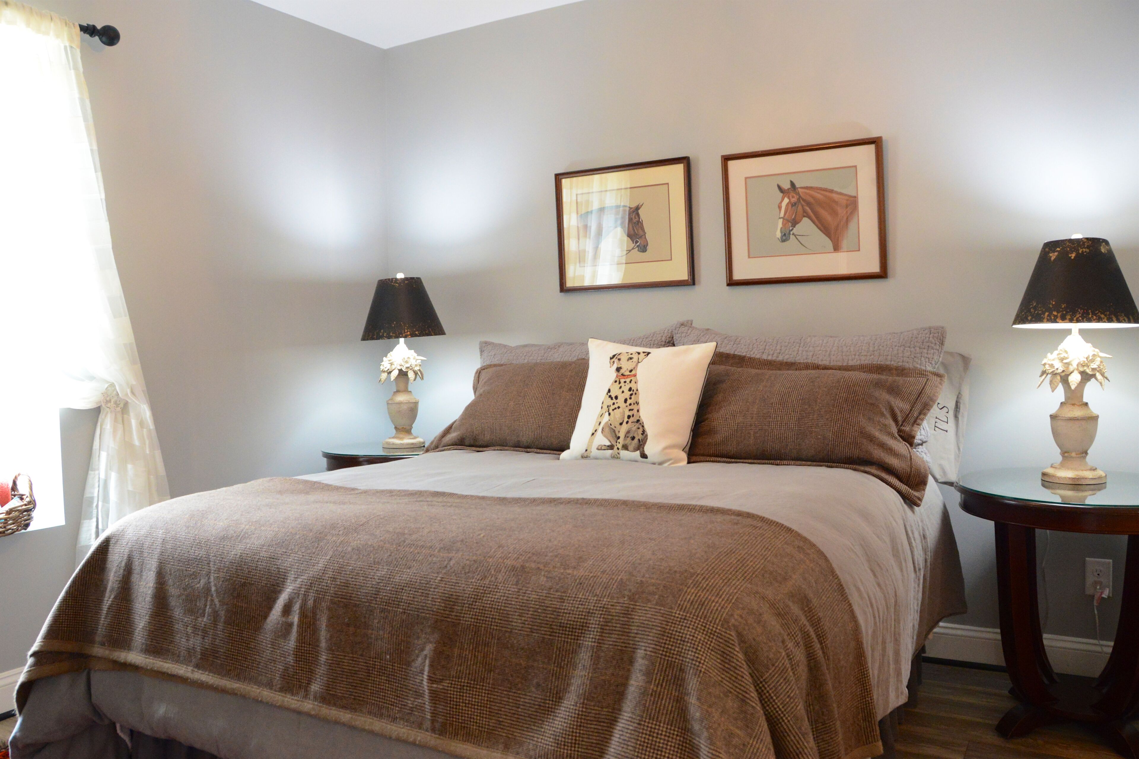 “The Suite”. at Chase Cottage - Private Entrance! Luxury accommodations. 