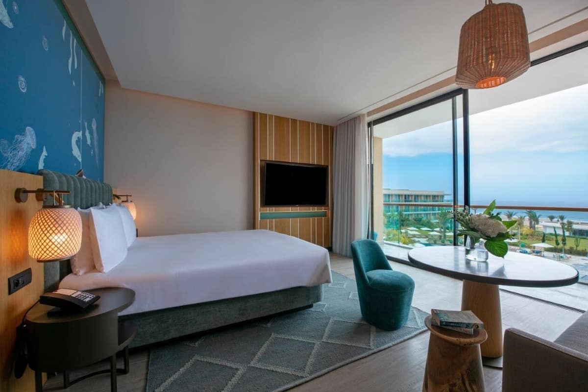 Premium bedding, minibar, in-room safe, desk