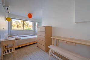 2 Schlafzimmer, Schreibtisch, Bügeleisen/Bügelbrett, kostenloses WLAN
