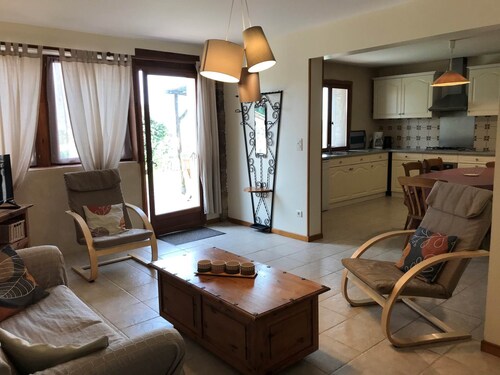 3 star cottage - spacious - quiet - pool and view!