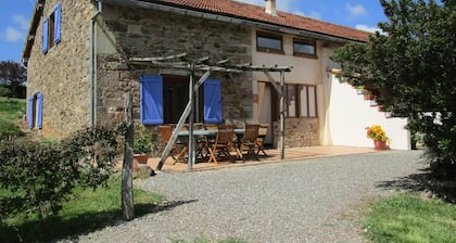 3 star cottage - spacious - quiet - pool and view!