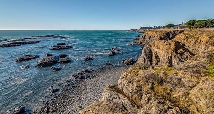 Dreamy lodging with hot tub, pool, beach access, furnished patio