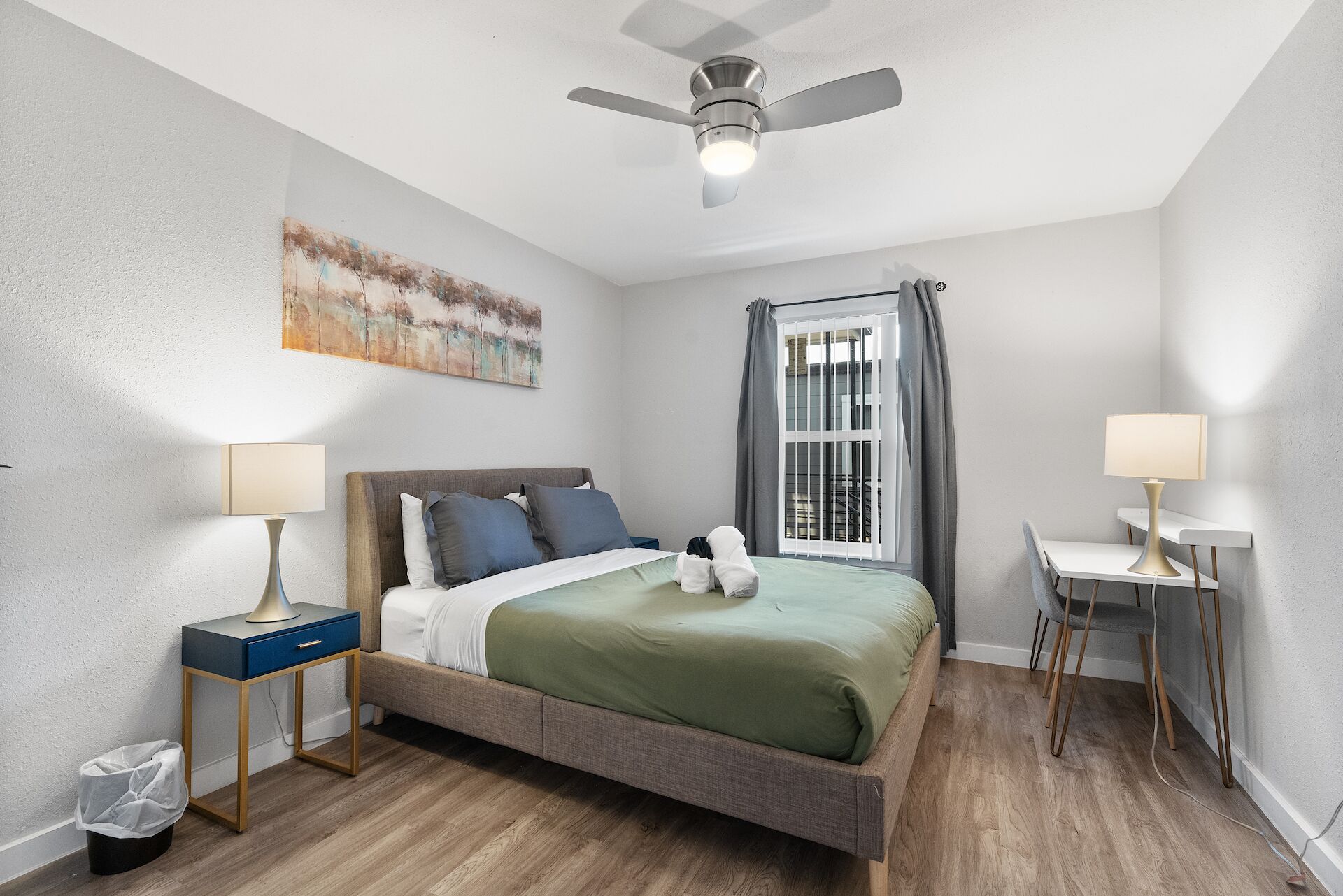 Modern 1BR Near UT | Hyde Park | Evonify 2358