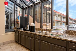 Petit déjeuner à emporter compris tous les jours