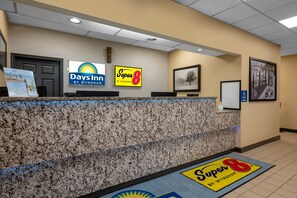 Reception - Days Inn by Wyndham Perrysburg/Toledo (Perrysburg)