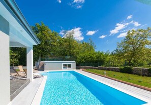 Outdoor pool - Herrlich Gestaltete Villa mit Privatem Pool (Labin)