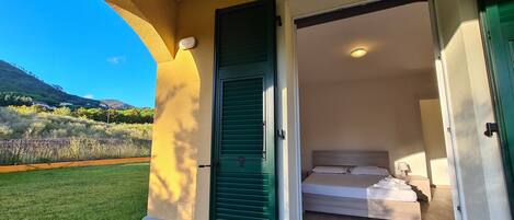 3 habitaciones, escritorio, tabla de planchar con plancha y wifi gratis