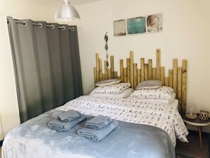 3 makuuhuonetta, silitysrauta/-lauta, vauvan matkasänky, ilmainen Wi-Fi