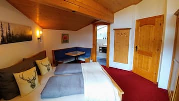 3 bedrooms, travel crib, free WiFi, bed sheets