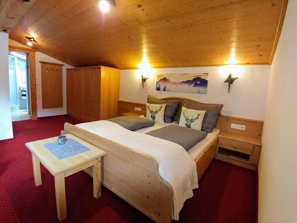 3 camere, culla da viaggio, Wi-Fi gratuito, lenzuola