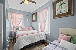 2 makuuhuonetta, Wi-Fi, vuodevaatteet