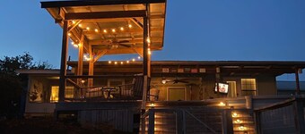 Living the Dream- Lakefront w/ Pool & Hot Tub