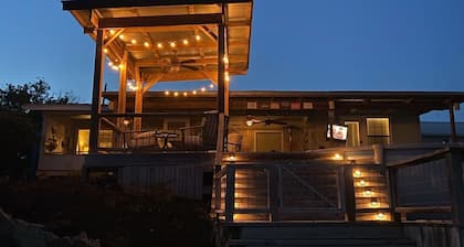 Living the Dream- Lakefront w/ Pool & Hot Tub